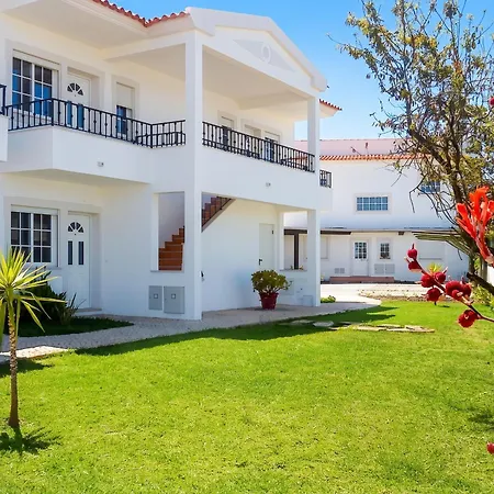 Appartement Charming In Albufeira, 60 M², Mountain View